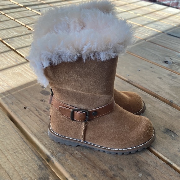 Size 8 - Picture 2 of 5